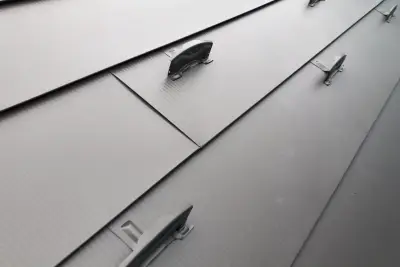 屋根板金の鋼板葺き