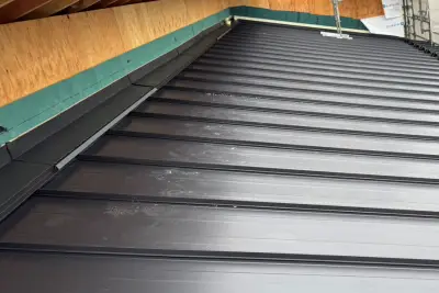 屋根板金の水切り板金